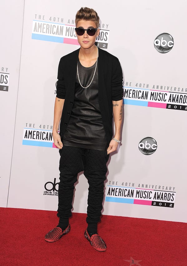 Justin Bieber wore harem pants to the 2012 American Music Awards